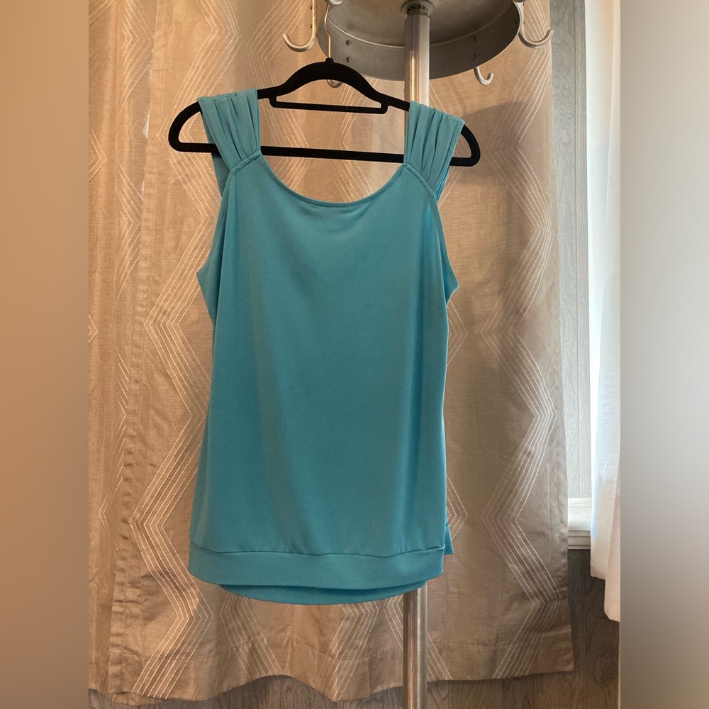 THE LIMITED Turquoise “sleeveless” 3IN sleeve width women’s top Sz: M